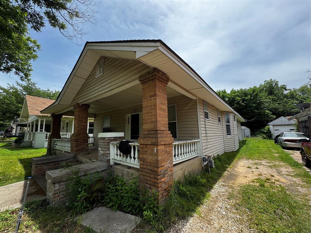 1205 W Arlington Avenue Property Photo 1