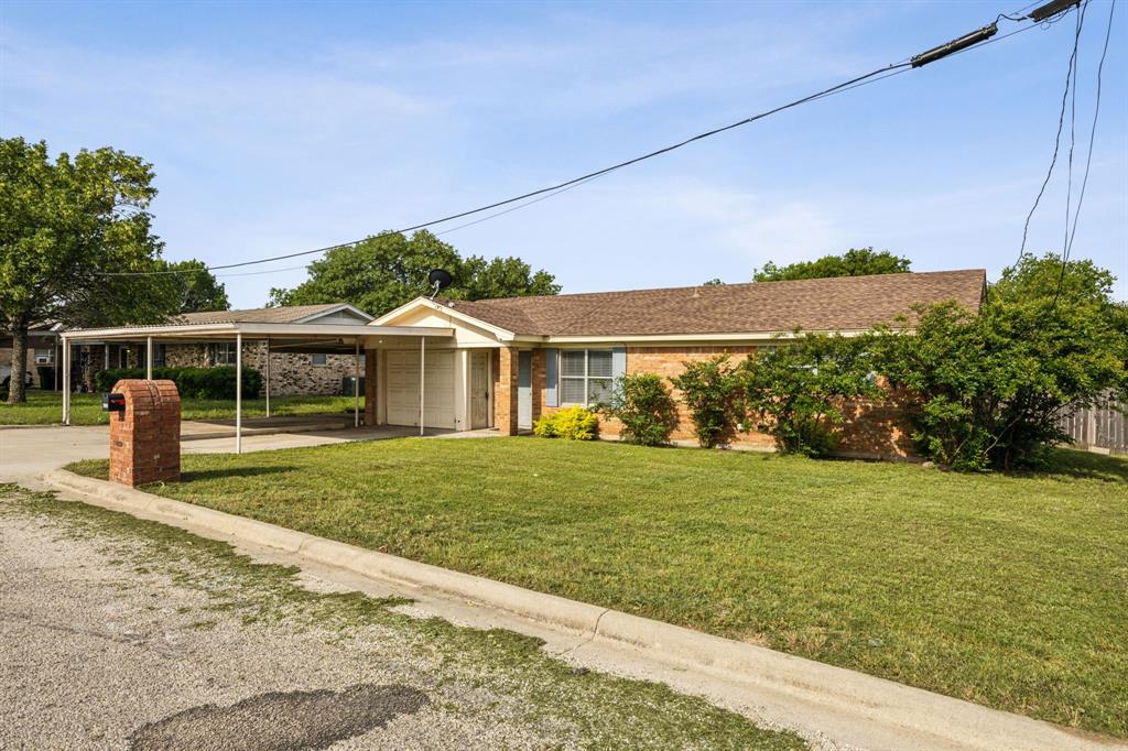 1003 N Washburn Street Property Photo