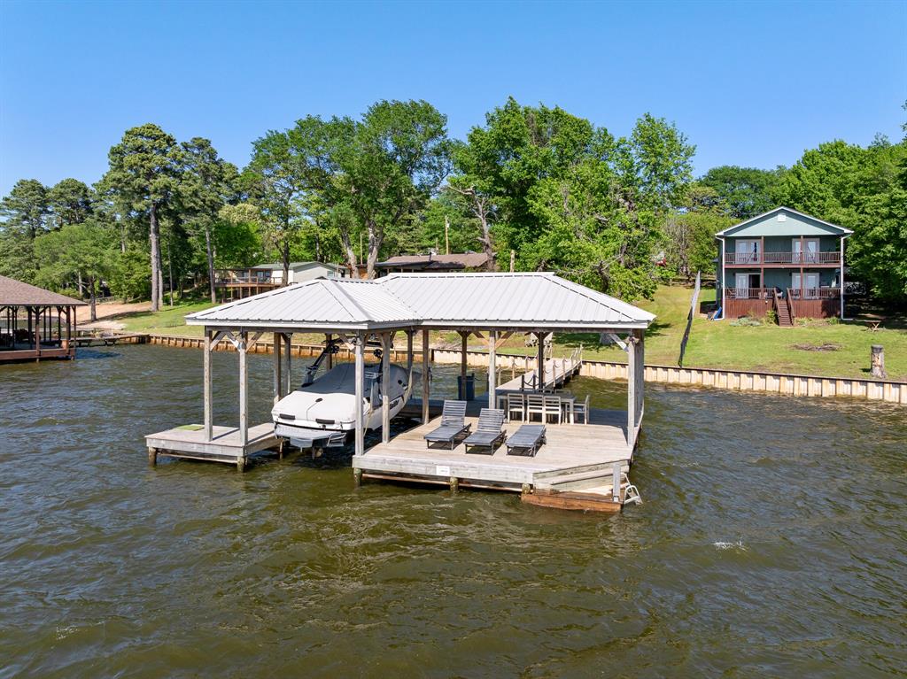 17138 Lakeview Drive Property Photo