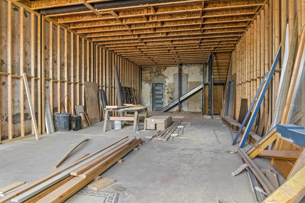 106 W 2nd Street Property Photo 7
