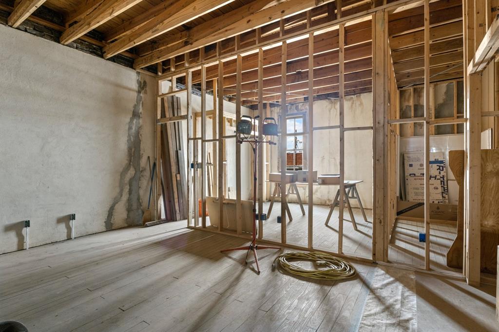 106 W 2nd Street Property Photo 13