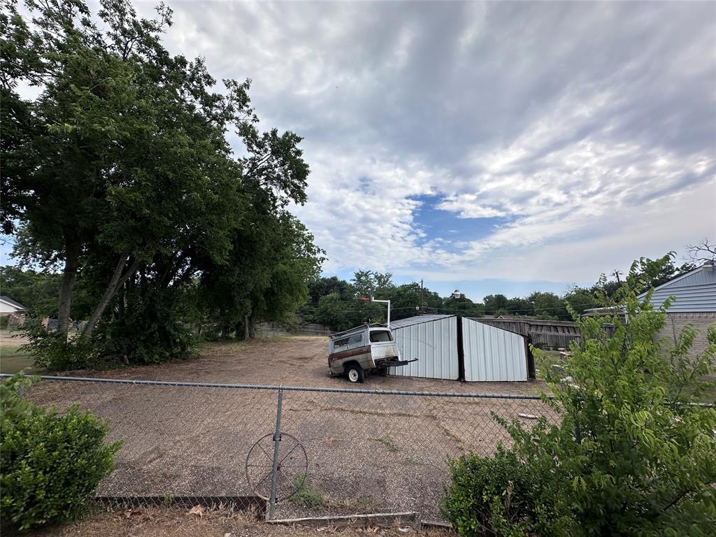 3336 E 15th Street Property Photo