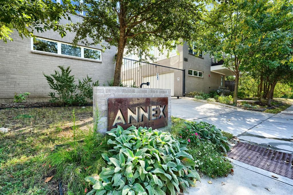 4620 Munger Avenue Property Photo
