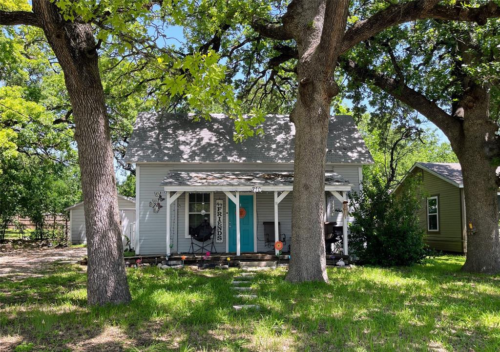 310 W Russell Street Property Photo 1