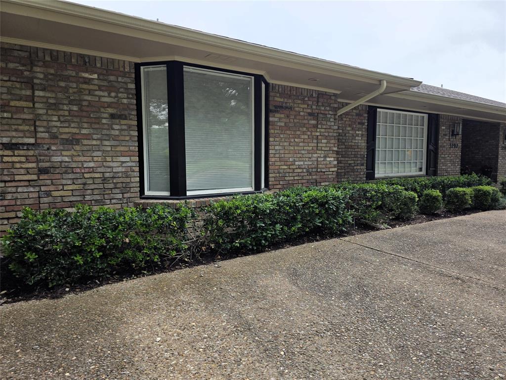 3202 Overton Park Drive Property Photo