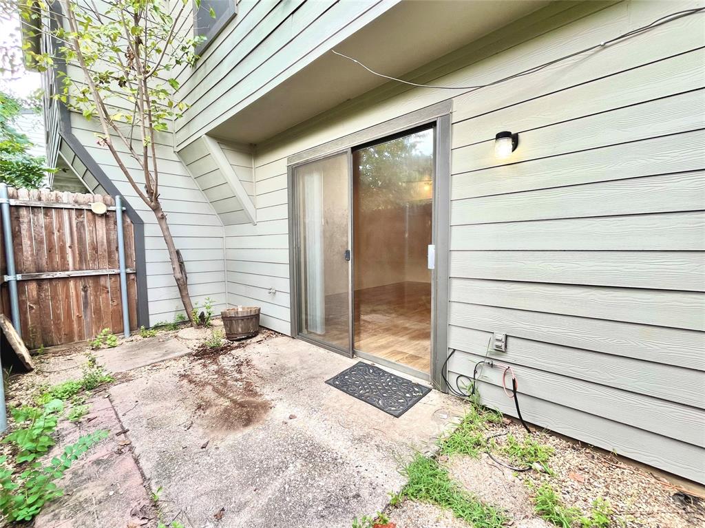 800 W Collins Street Property Photo 12