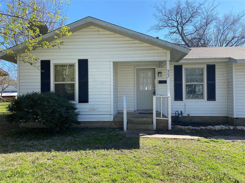 907 W 8th Street Property Photo