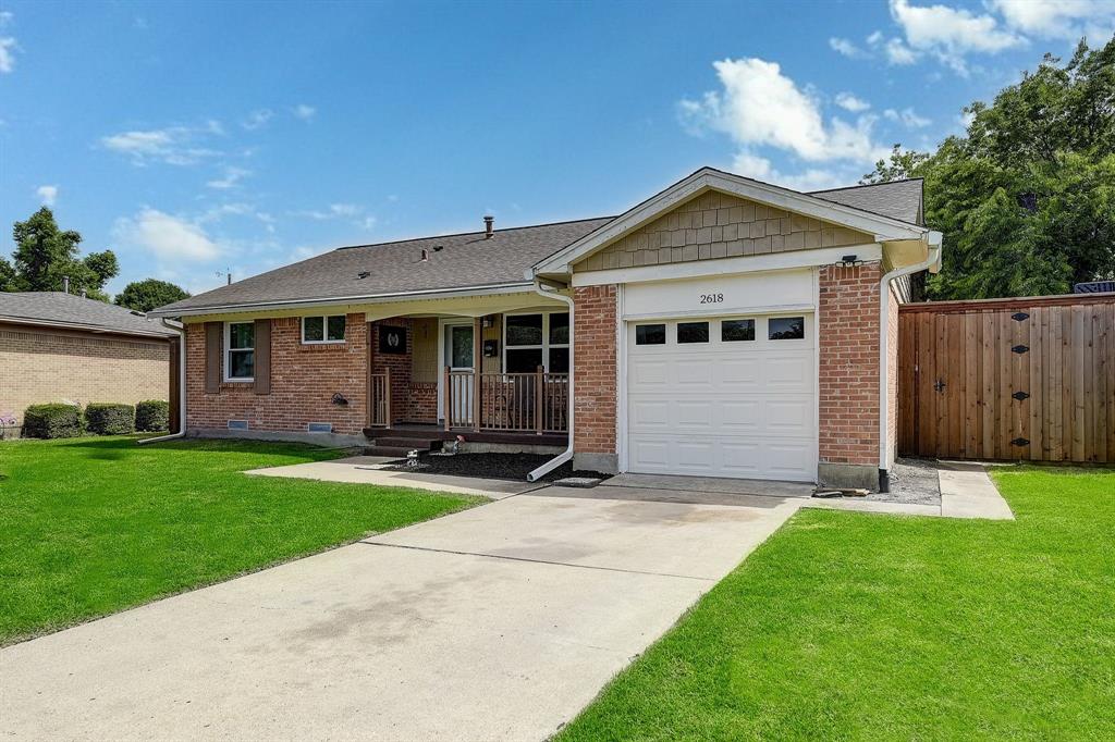 2618 Lakeside Drive Property Photo 1