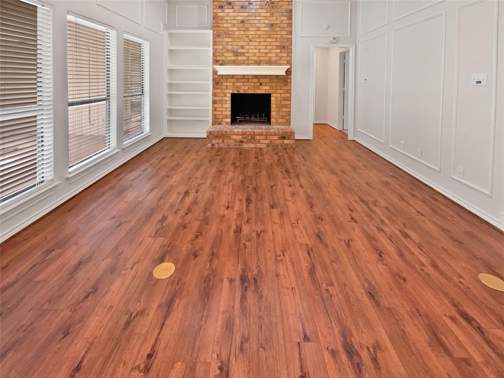 1910 Hillcroft Drive Property Photo 3