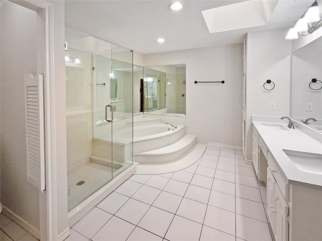 1910 Hillcroft Drive Property Photo 7