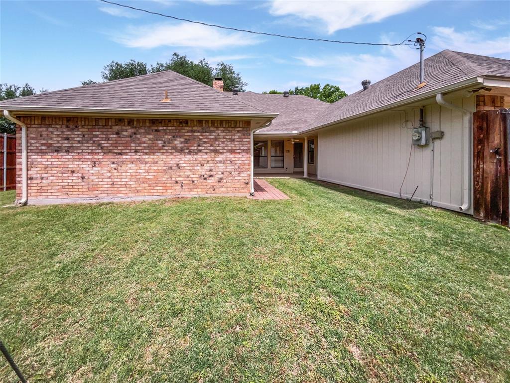 1910 Hillcroft Drive Property Photo 8