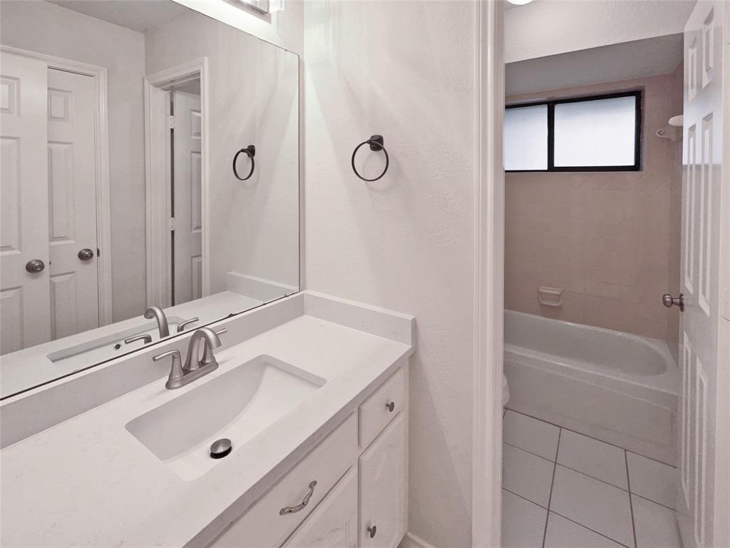 1910 Hillcroft Drive Property Photo 16