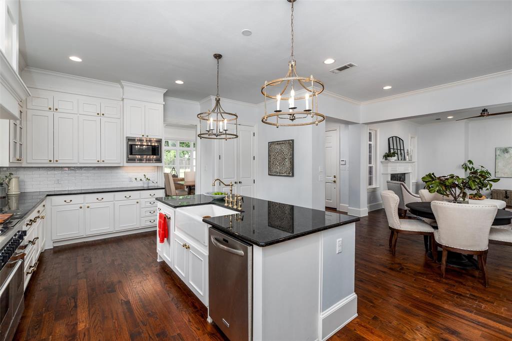 812 Baker Street Property Photo 8