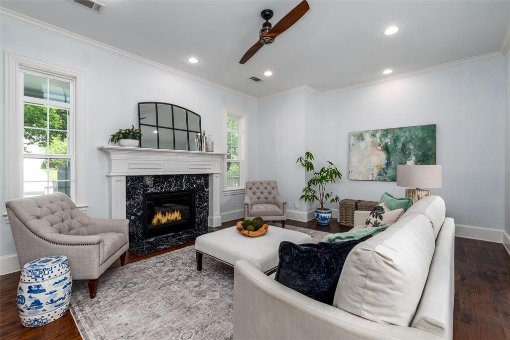 812 Baker Street Property Photo 10