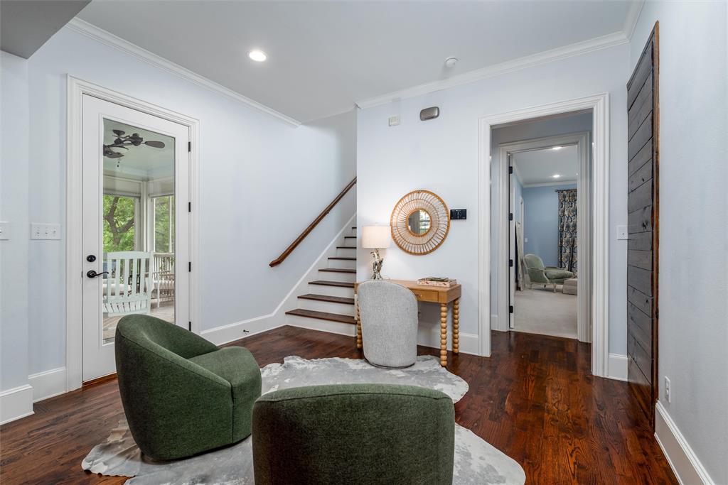812 Baker Street Property Photo 13