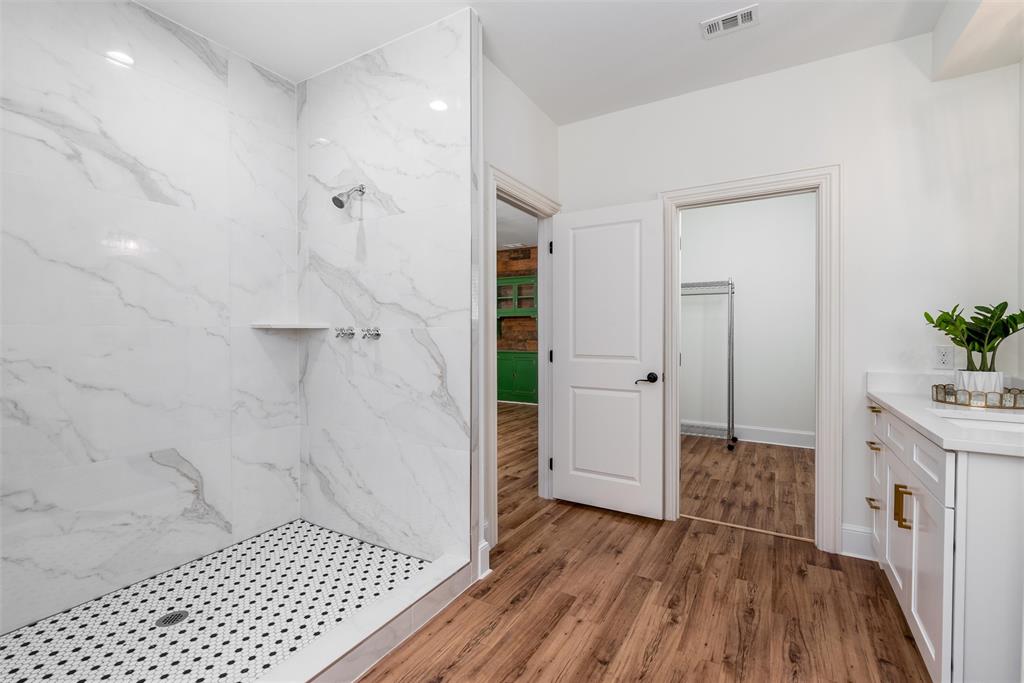 812 Baker Street Property Photo 23