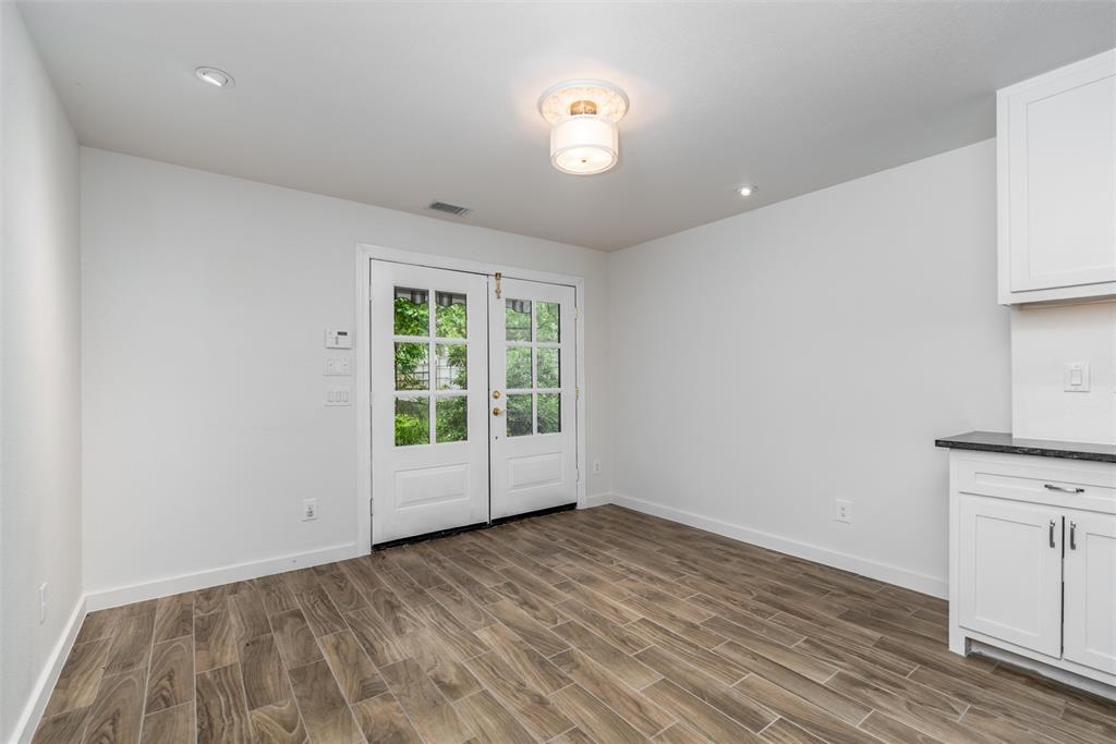 812 Baker Street Property Photo 32