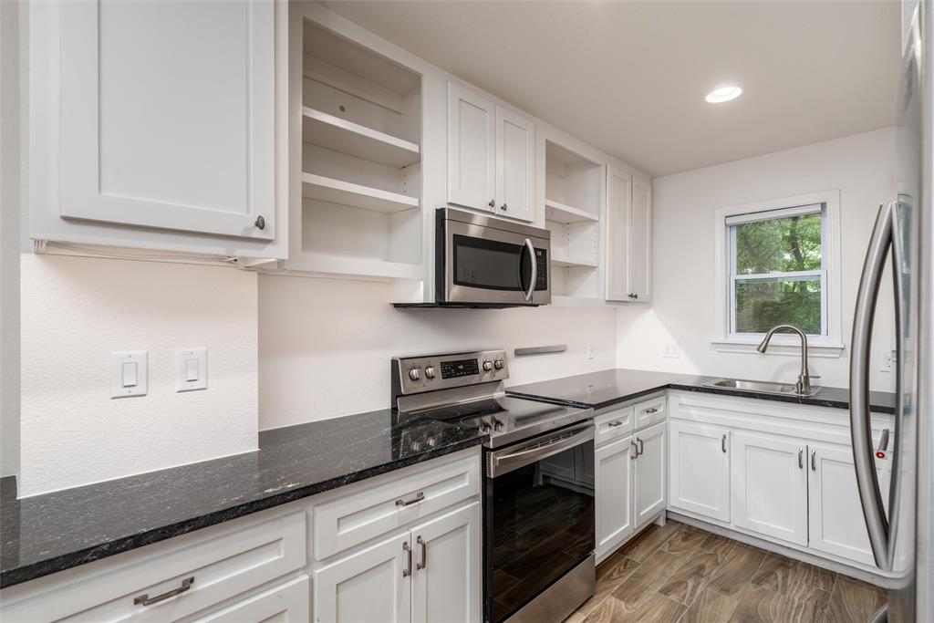 812 Baker Street Property Photo 33