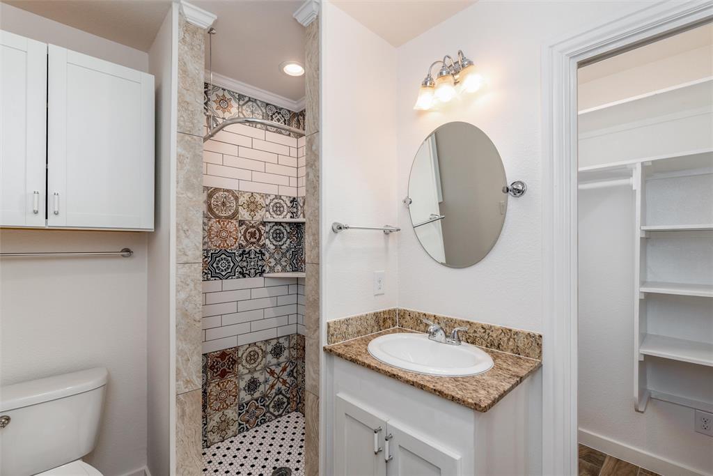 812 Baker Street Property Photo 35