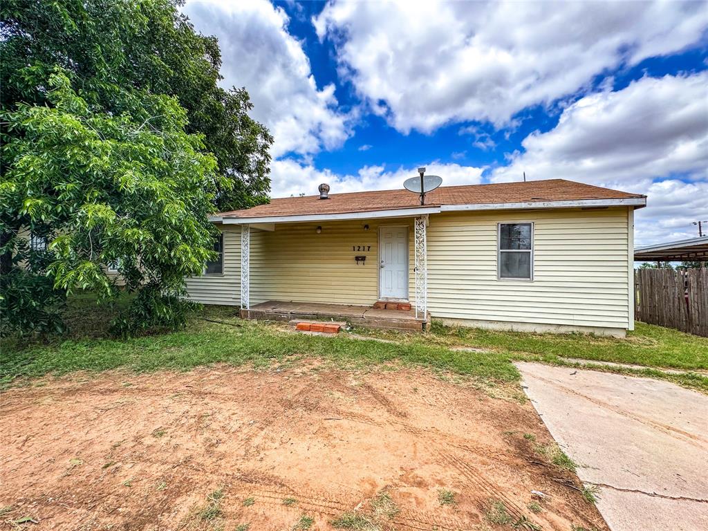 1217 Wesleyan Street Property Photo 1