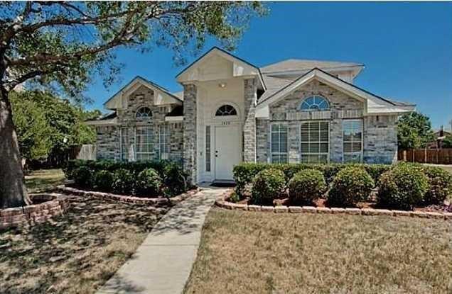 1410 Ambrose Drive Property Photo 1