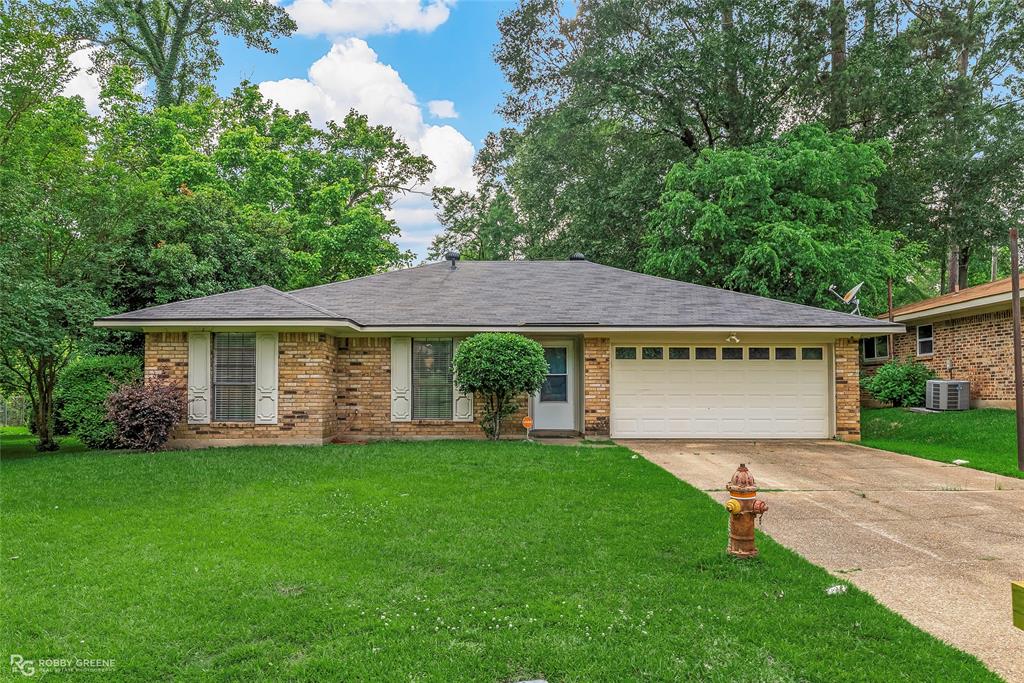402 Avenida Drive Property Photo 1