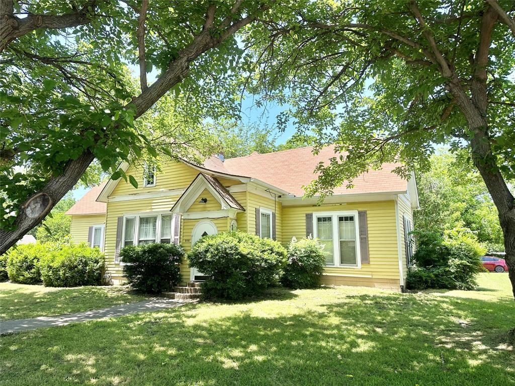 505 S Grand Avenue Property Photo
