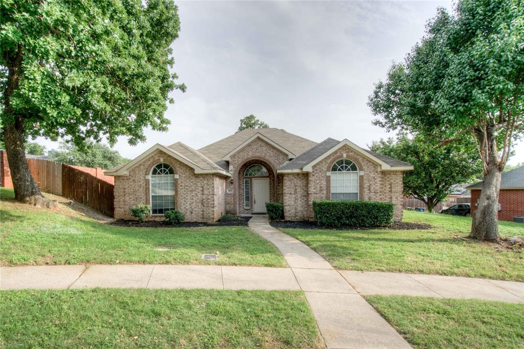 400 Dumas Court Property Photo