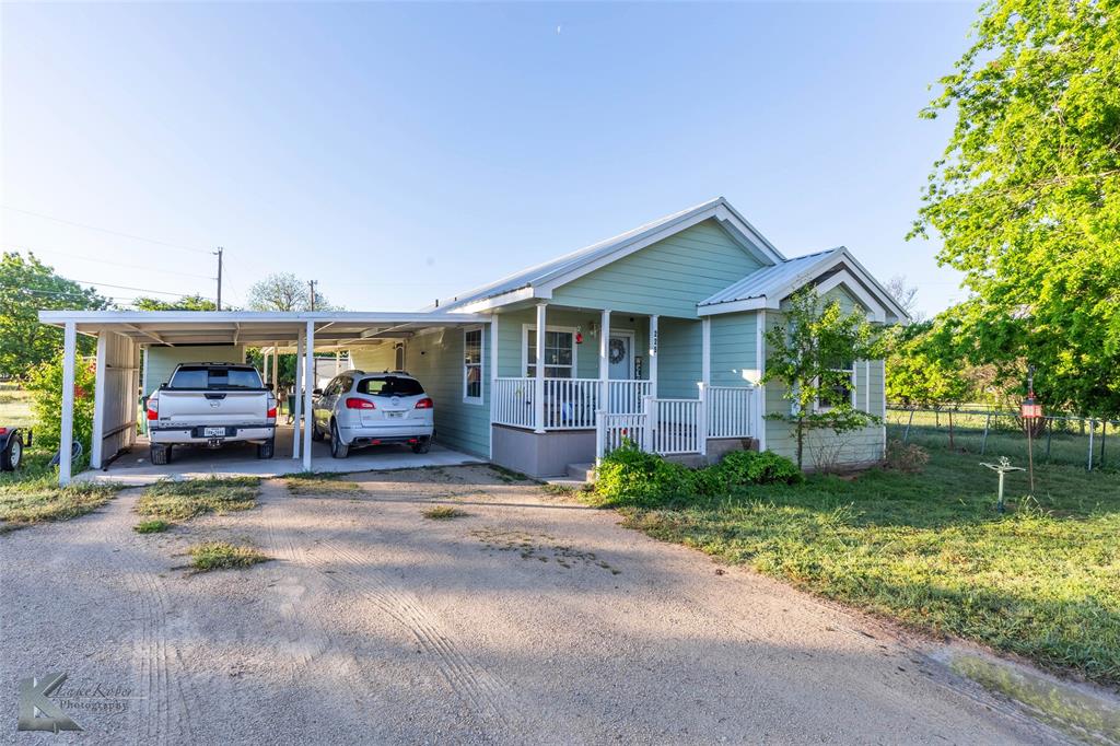 225 Field Street Property Photo