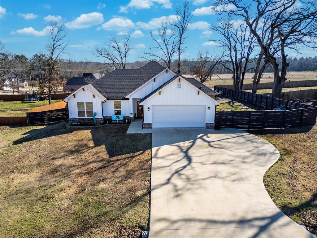 18358 Timber Oaks Drive Property Photo 1