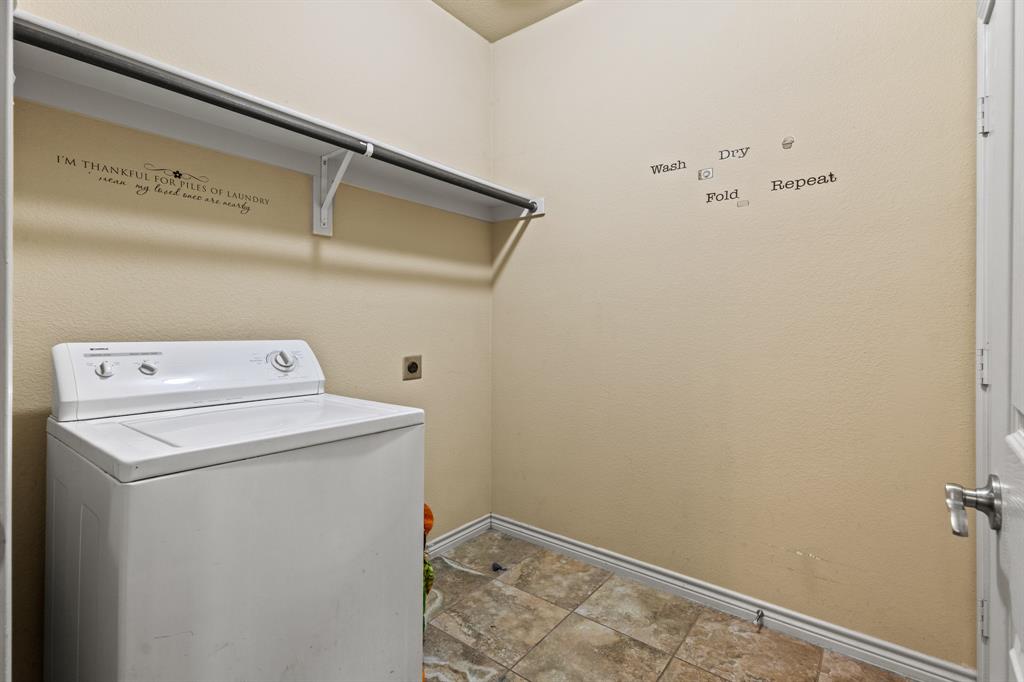 1420 Creosote Property Photo 27