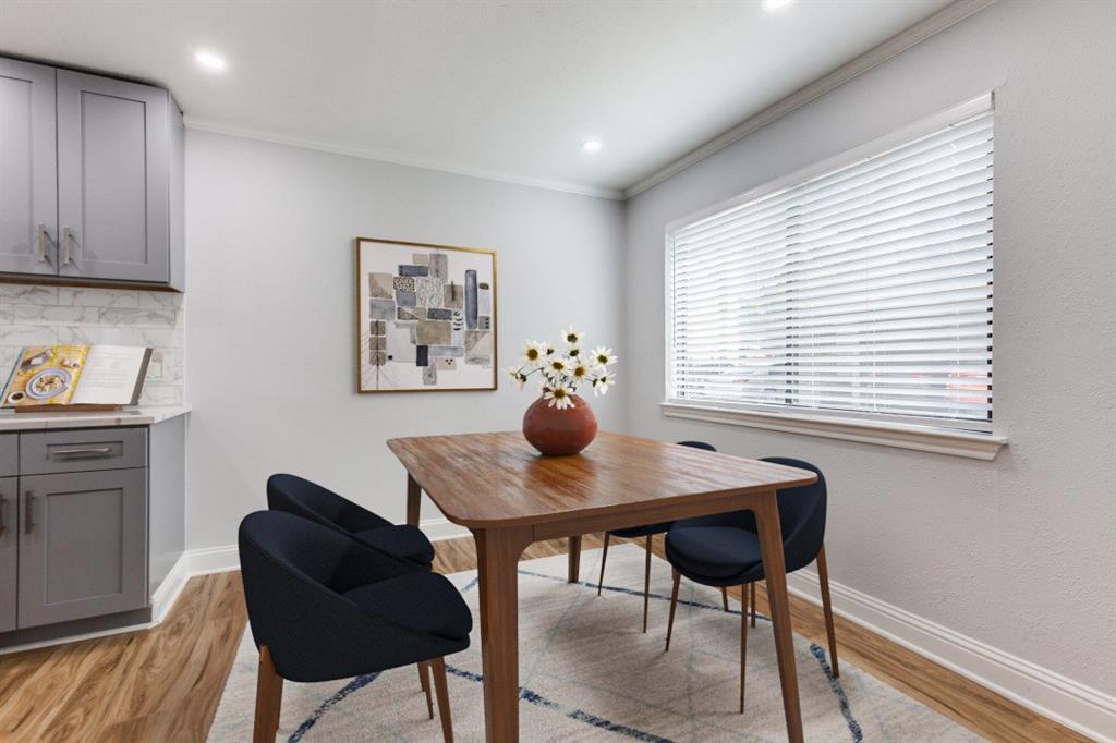 2638 Custer Parkway B Property Photo 8