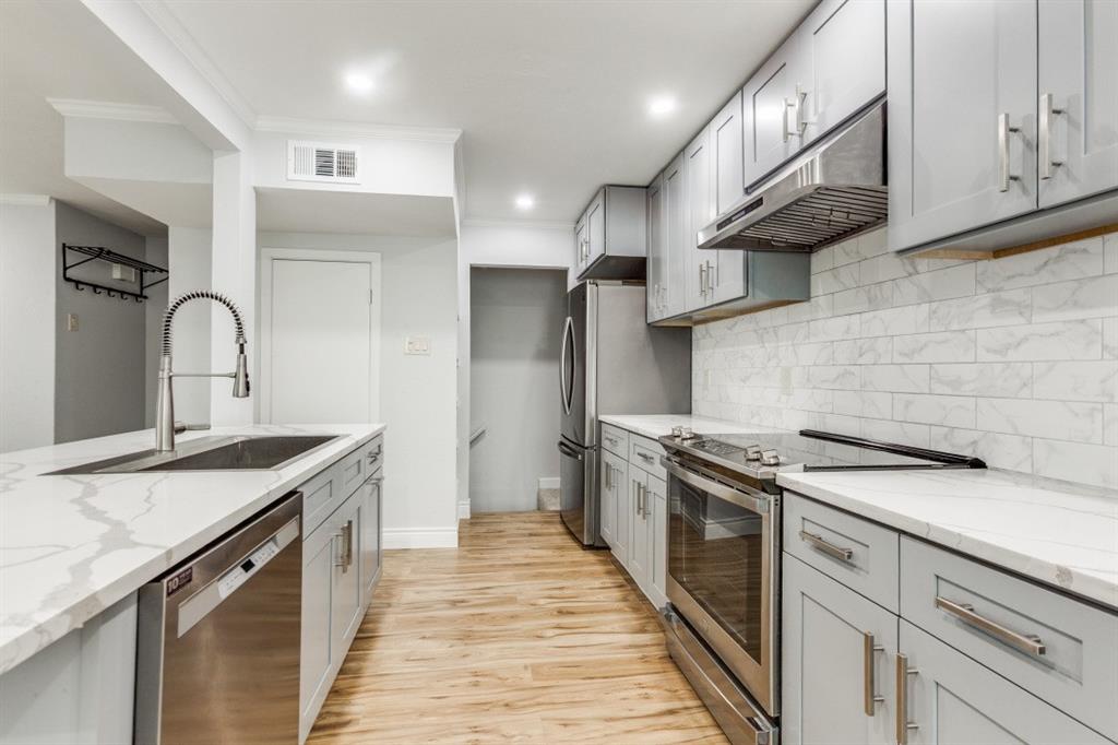 2638 Custer Parkway B Property Photo 10