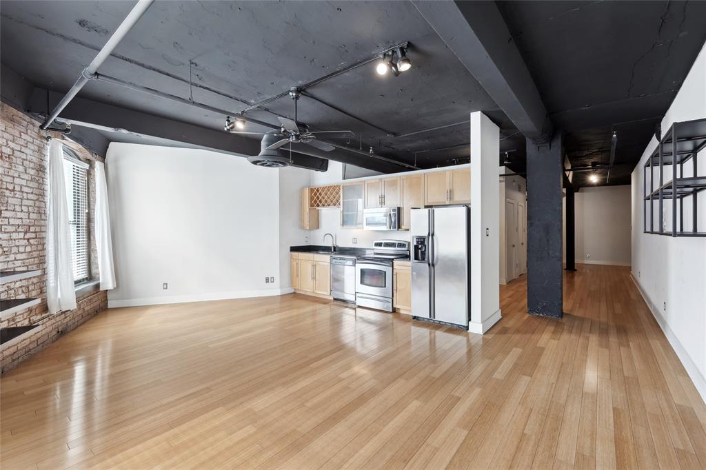 910 Houston Street Property Photo