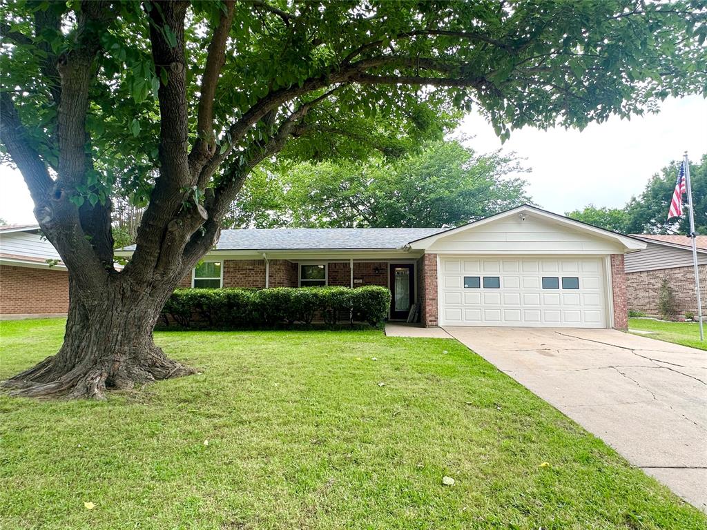 922 S Valentine Drive Property Photo 1