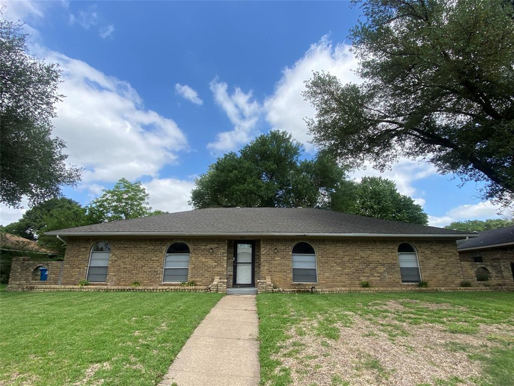 1033 Rosewood Drive Property Photo 1