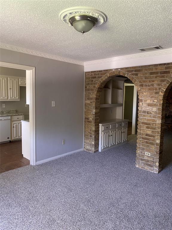 1033 Rosewood Drive Property Photo 4