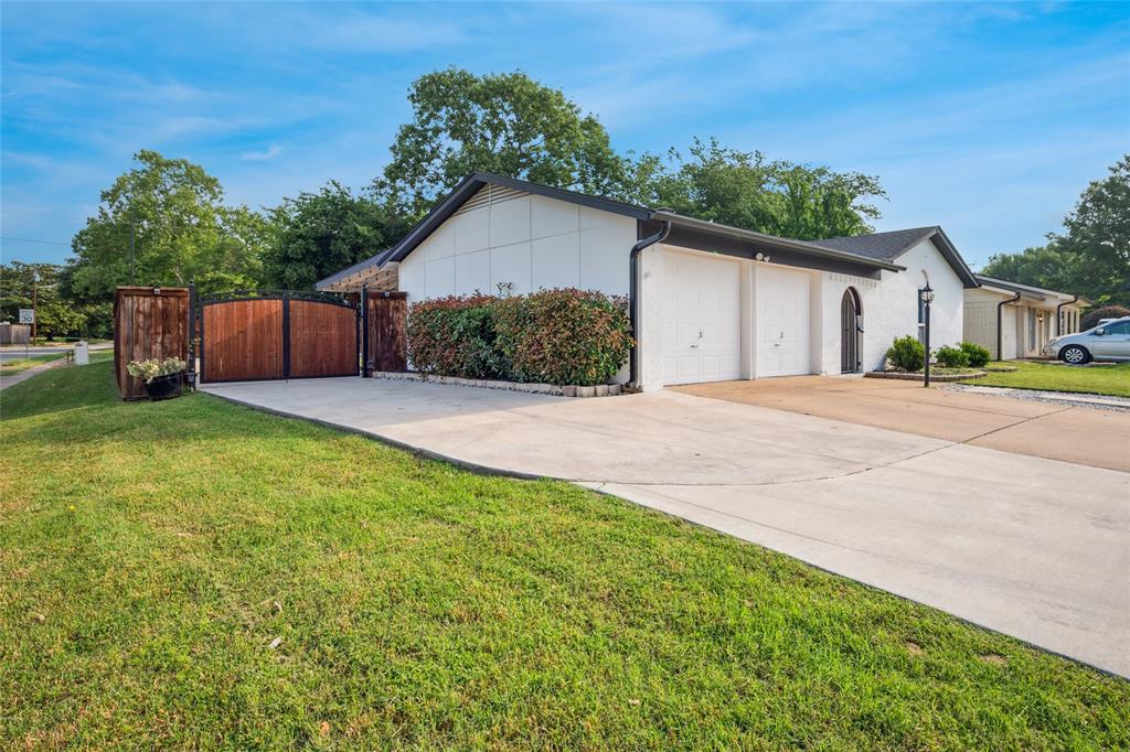 2143 Lake By Drive Property Photo