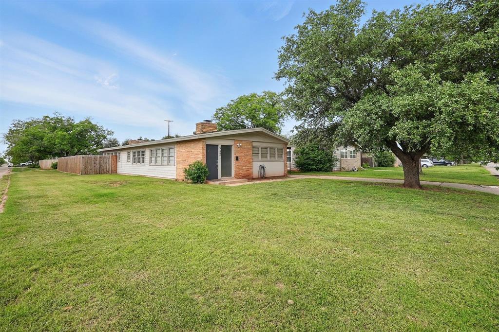 942 S Jefferson Drive Property Photo 1