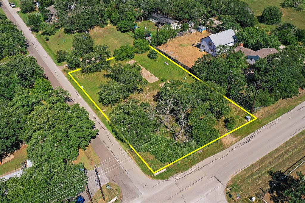 1102 Maple Drive Property Photo 1