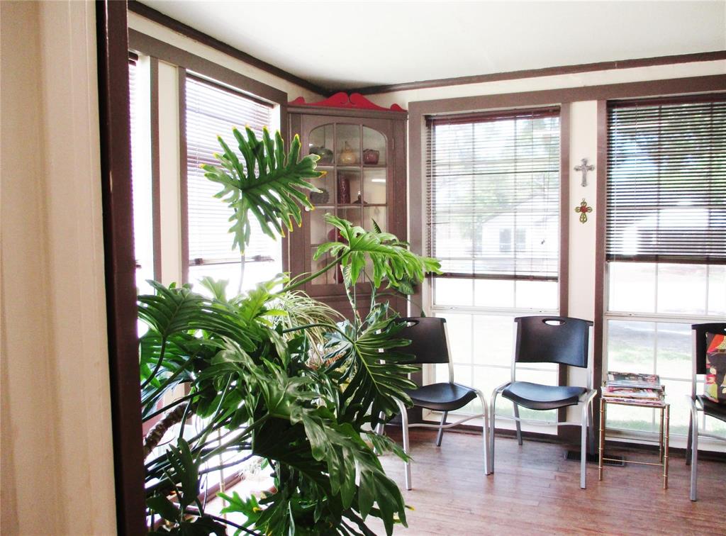 103 E Denison Avenue Property Photo 8