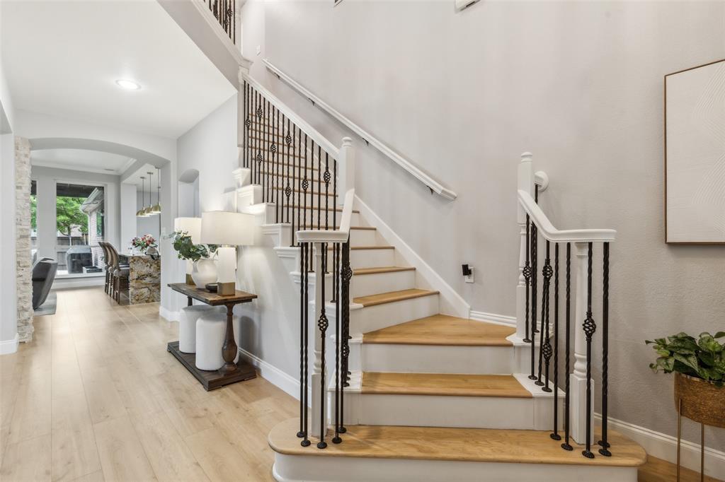 5213 Evening Sun Drive Property Photo 3