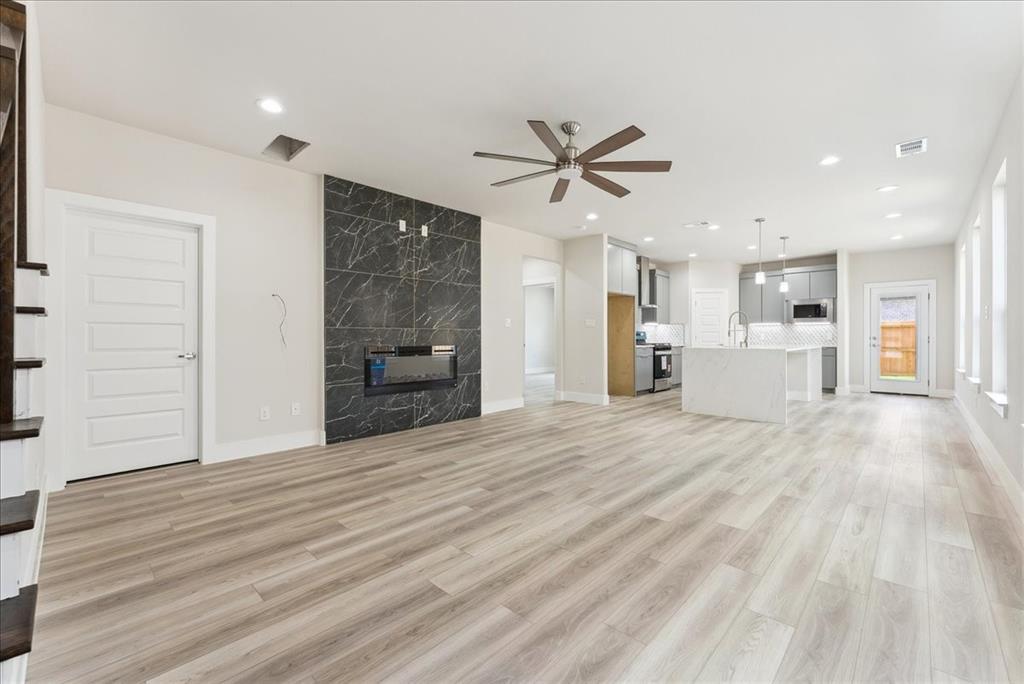 1903 Varsity Drive Property Photo 3