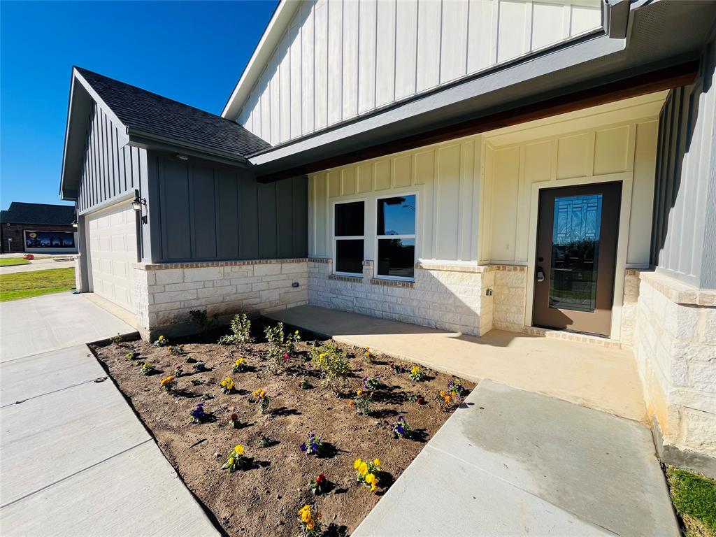 901 Holiday Hills Property Photo