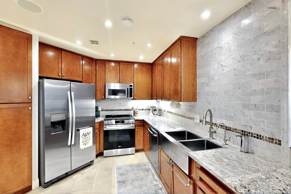 330 Las Colinas Boulevard 602 Property Photo 2