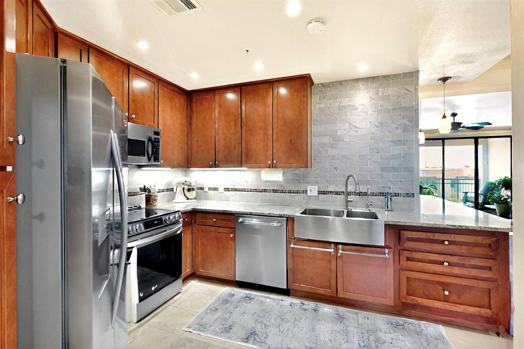 330 Las Colinas Boulevard 602 Property Photo 3