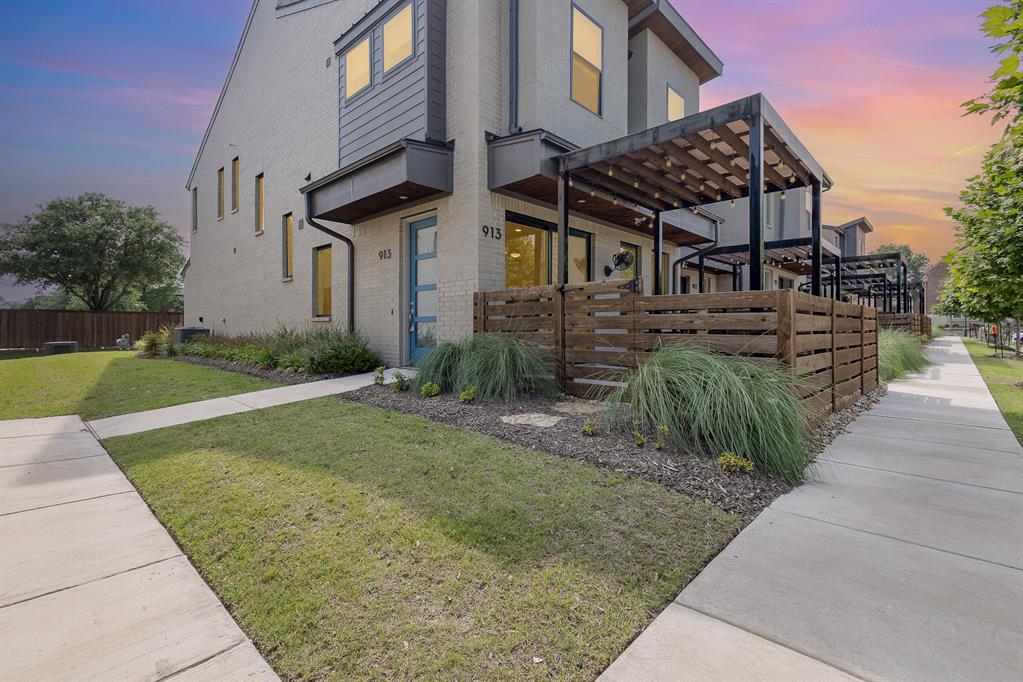 913 Emerling Drive Property Photo 1