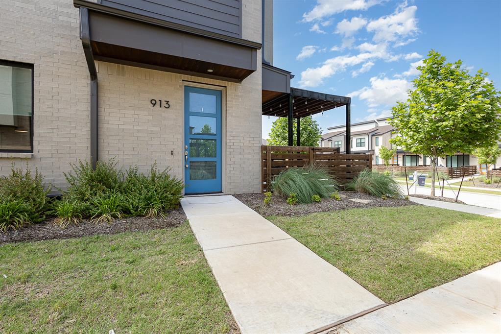 913 Emerling Drive Property Photo 3