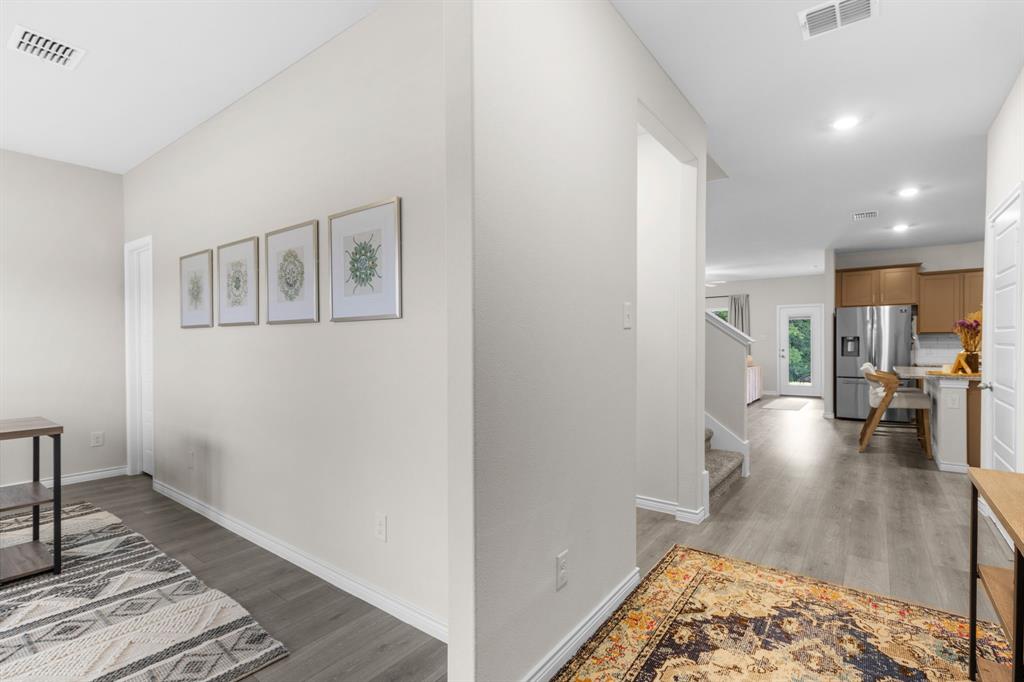 1304 Villalonga Drive Property Photo 3
