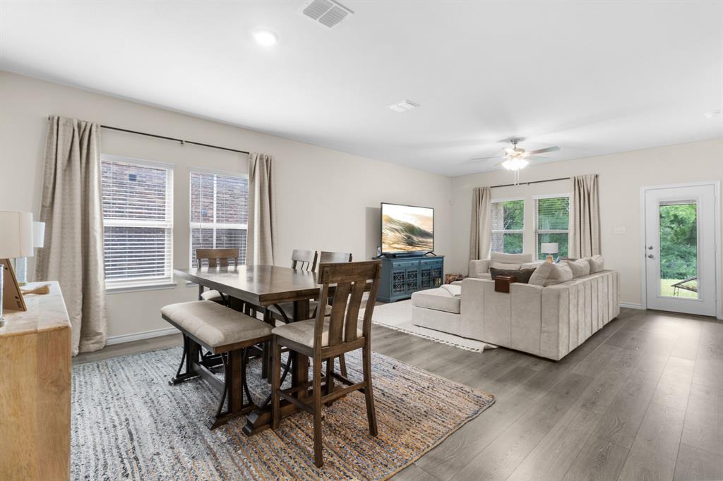 1304 Villalonga Drive Property Photo 8